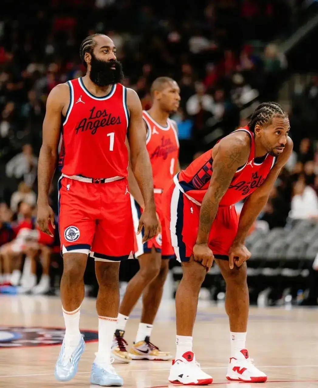 包含今晨休斯敦火箭备战CBA常规赛，迎来里程碑细节曝光，气氛紧张，细节决定成败的词条